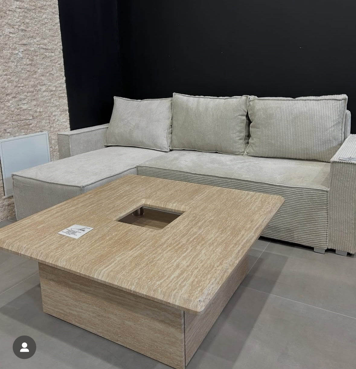Table Basse Carrée Moderne en  effet Travertin – Design Minimaliste et Élégant pour Salon Contemporain